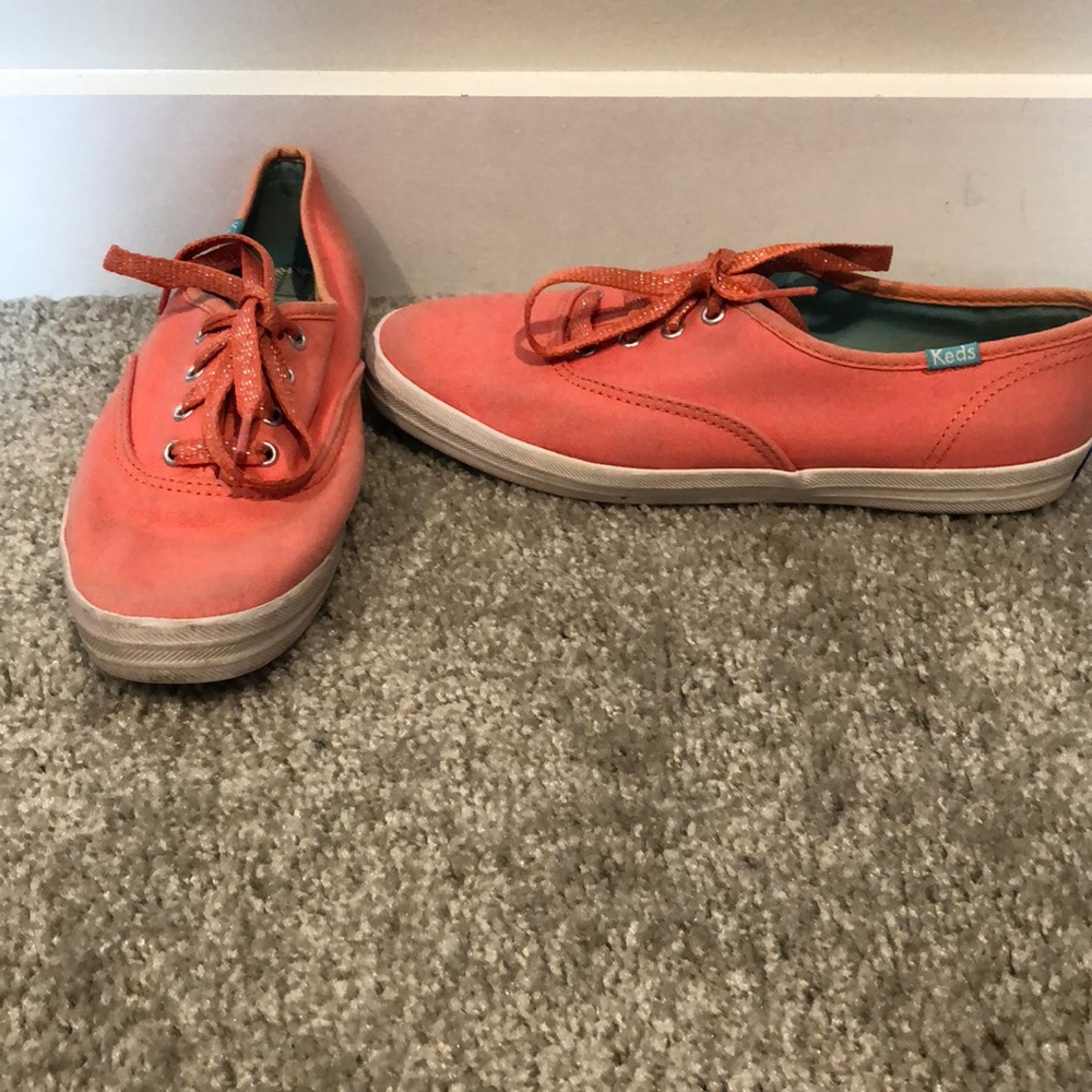Canvas shoes